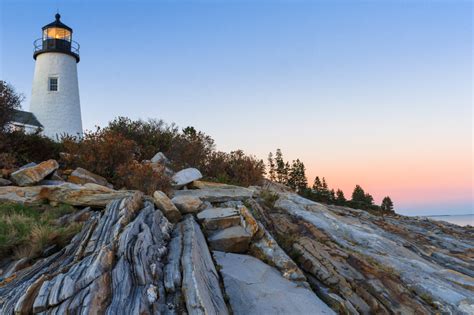 Midcoast Lighthouses - Boothbay Harbor Hotel | Linekin Bay Resort