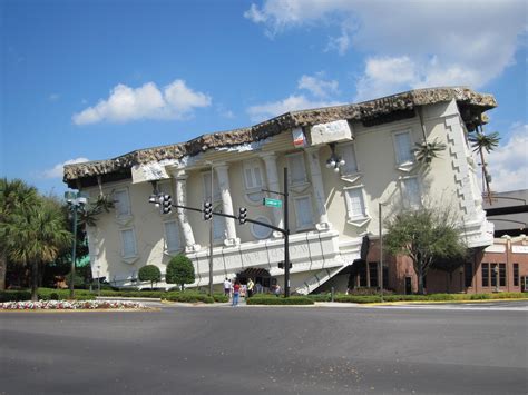 File:WonderWorks (Orlando, Florida) 001.jpg