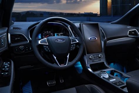 2023 Ford Edge® SUV | Photos, Videos, Interior, Exterior & 360° Colourizer