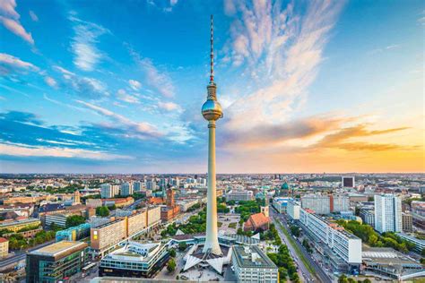 Fernsehturm in Berlin | Die Geschichte | Park Inn Berlin Hotel