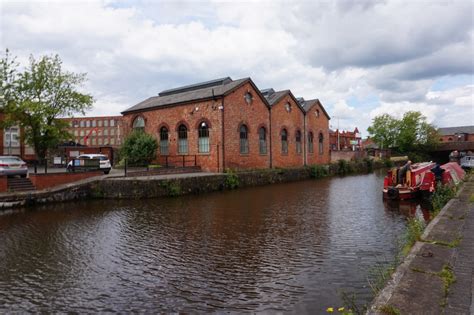 Leeds & Liverpool Canal © Ian S :: Geograph Britain and Ireland