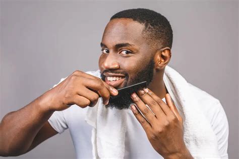 How to Trim a Beard With Scissors | GetShaveAdvice.com