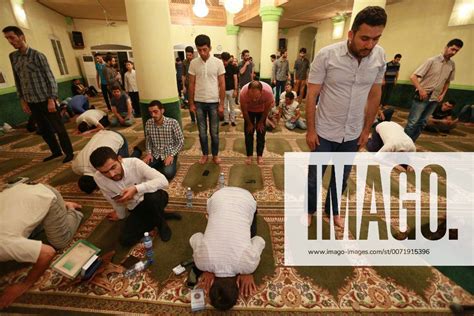 Azerbaijan: 3rd Qadr Night in Baku Muslims perform prayer on the occasion of Laylat al-Qadr (Night o