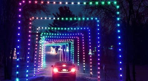 This drive-thru Christmas light tunnel is just 2 hours from Toronto ...