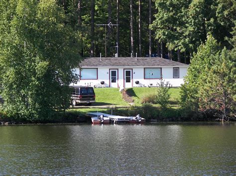 White Manor Resort on Nelson Lake in Northern Wisconsin: Waters Edge Cabins