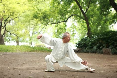 Tai Chi in the park in Hong Kong, just love this image. #hongkong #taichi | Tai Chi | Benefits ...