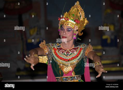 Balinese dance Indonesia Stock Photo - Alamy