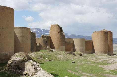 The Armenian Ghost City of 'Ani' (Photo Gallery)