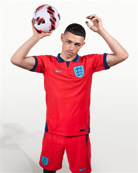 Harry Kane, Phil Foden, and Jack Grealish pictured in England’s new kits for 2022 World Cup but ...