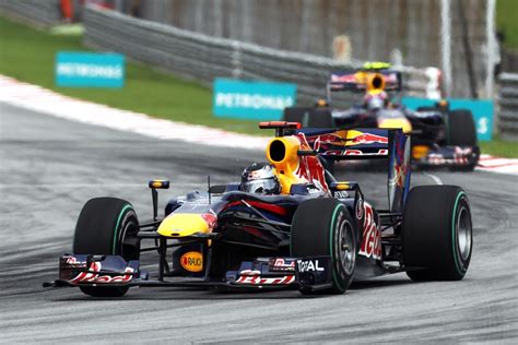 Vettel Wins Malaysian GP, Leads 1-2 Finish for Red Bull - autoevolution