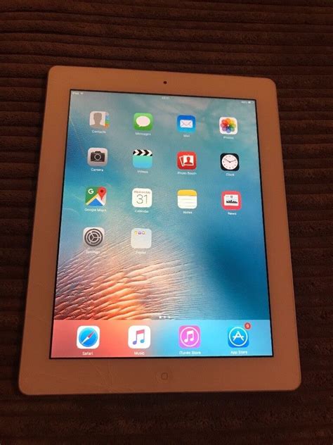 Apple iPad 16GB, WiFi, 9’7inc - White | in Torquay, Devon | Gumtree