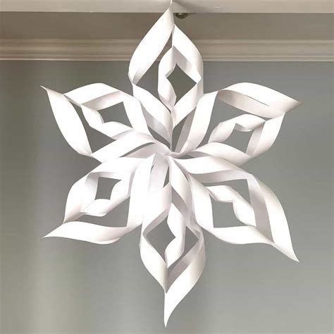 3D Snowflakes: How To Make Your Own Giant Paper Snowflakes ...