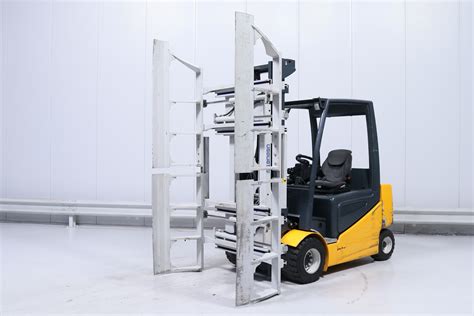 1276 Cascade Tire Clamp | forklift attachments