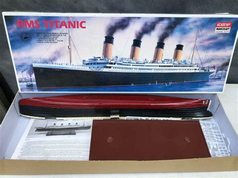 Vintage Titanic Plastic Ship Model Kit Academy Minicraft 1/350 Started ...