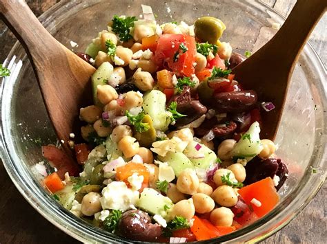 Fast and Easy Garbanzo Bean Salad with Kalamata Olives and more ...