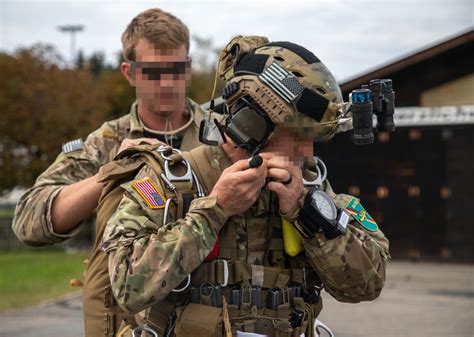 DVIDS - Images - 10th Special Forces Group conducts HAHO and HALO training [Image 12 of 26]