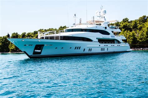 Yacht Charter Trips: Know the Top Destinations to Visit | The Q Times