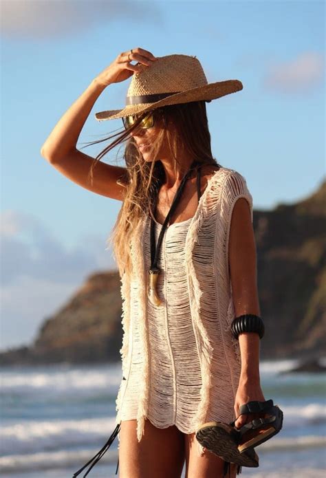 13 Cool Beach Outfits Ideas for Women this Summer