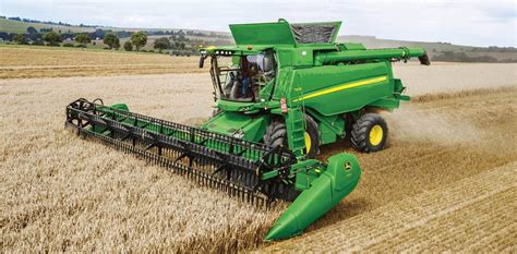 What Are the Different Methods of Harvesting Crops? | MachineFinder