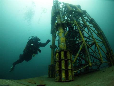 oil rig - Google Search | Oil rig, Underwater welding, Diving