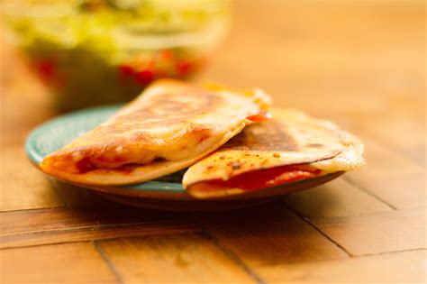 How to Make a Gourmet Quesadilla: 9 Steps (with Pictures)