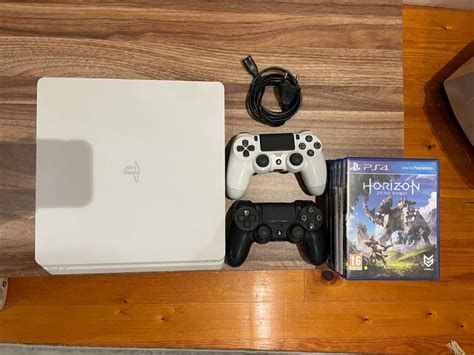 [For Sale] - PS4 Slim (White) 500GB + 2 Controllers + 7 Games ...