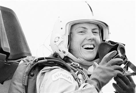 Christa McAuliffe — Photos Of The Challenger Astronaut – Hollywood Life