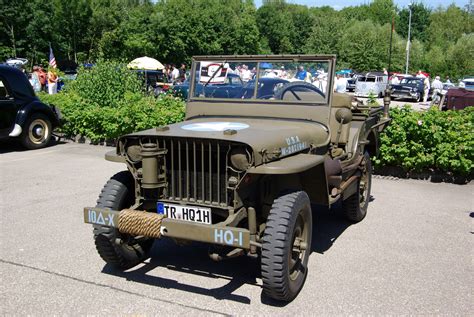 File:Willys Jeep BW 1.jpg - Wikimedia Commons