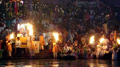 Ganga Aarti at Har-Ki-Pauri (Haridwar) - Incredible India!! - YouTube