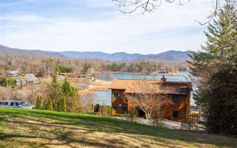 Hayesville, NC Real Estate - Hayesville Homes for Sale | realtor.com®