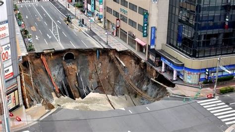 Sinkholes explained: How are they caused and what are the warning signs ...