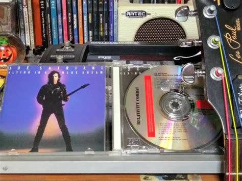 Joe Satriani - Flying in a Blue Dream CD Photo | Metal Kingdom