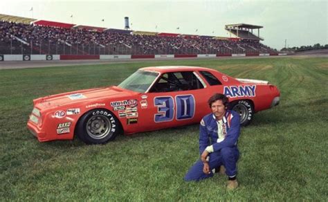 Dale Earnhardt Sr, 1976 : r/OldSchoolCool