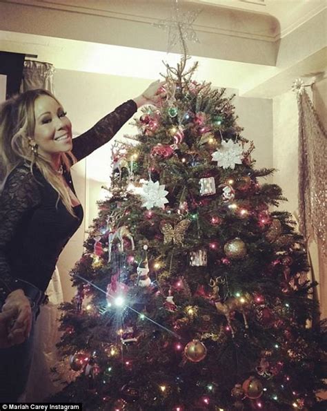 Mariah Carey finds Christmas tree with help from boyfriend | Daily Mail Online