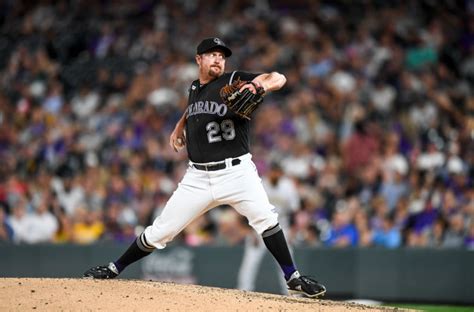 Colorado Rockies: How long can they keep a struggling Bryan Shaw?