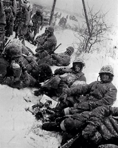 Marines at the Chosin Reservoir, Korea. | Korean war, War, Military history