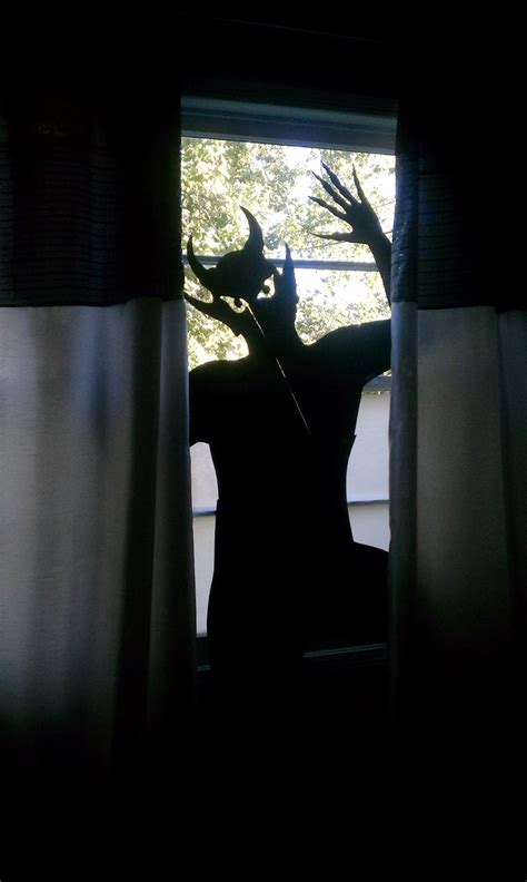 Nadia's DIY Projects: DIY Halloween Window Silhouettes