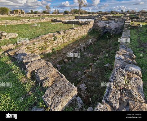 area archeologica di paestum, capaccio, salerno, campania, italia Stock Photo - Alamy