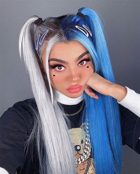 Giving me Egirl vibes | Split dyed hair, Hair inspo color, Hair dye colors