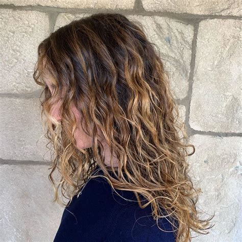 Ombre for Curly Hair: 20 Gorgeous Examples in 2025