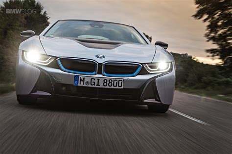 Our experience with the BMW i8 laser headlights at night