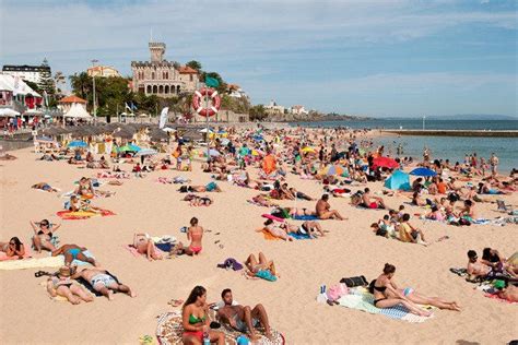 Praia do Tamariz is one of the very best things to do in Lisbon