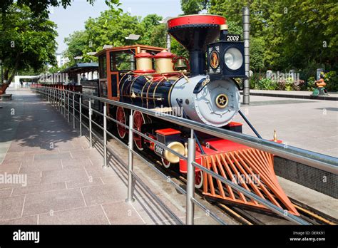 Train amusement park hi-res stock photography and images - Alamy