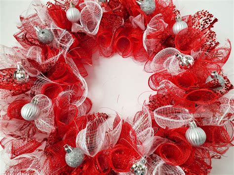 Quick & Easy Dollar Tree Mesh Christmas Wreath — CraftBits.com