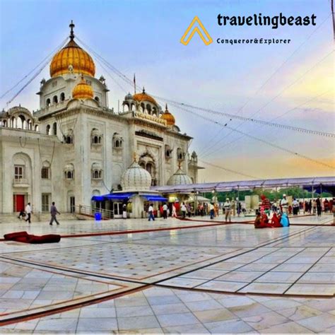 A Visit to Bangla Sahib Gurudwara, Delhi | Traveling Beast