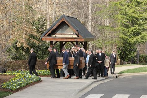 N.C. Residents Line Streets and Highways to Honor Billy Graham as ...