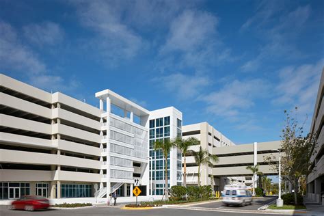 Memorial Regional Hospital Parking Garage & Conference Center - Zyscovich