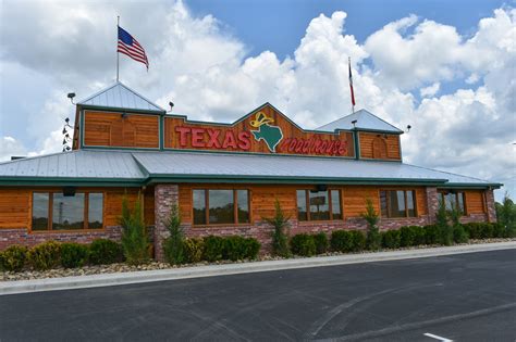 Texas Roadhouse Offering Free Lunch to Veterans on Veterans Day - Shortgo