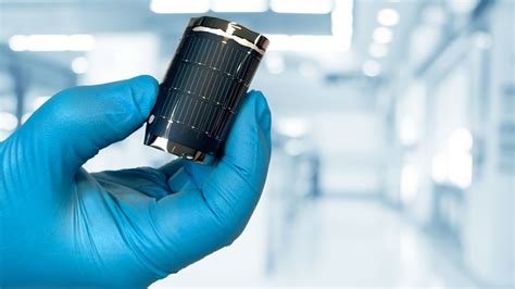 Swiss scientists achieve 22.2% efficiency for flexible CIGS solar cell ...