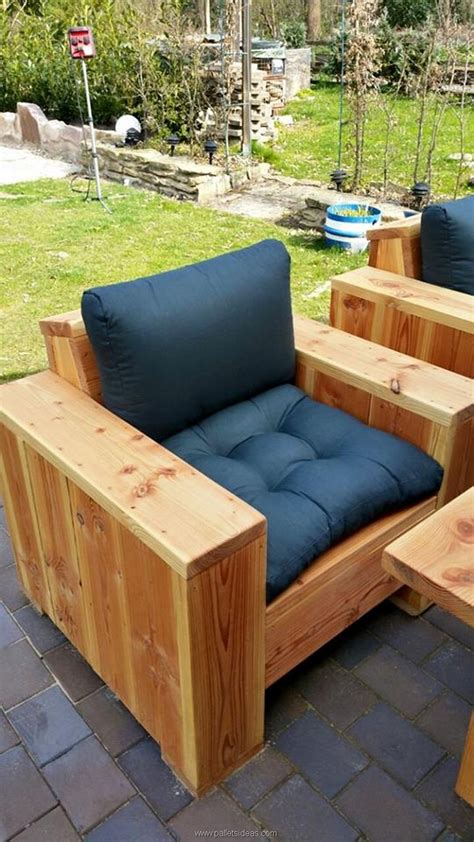 Pallet Wood Outdoor Lounge Furniture | Pallet Ideas